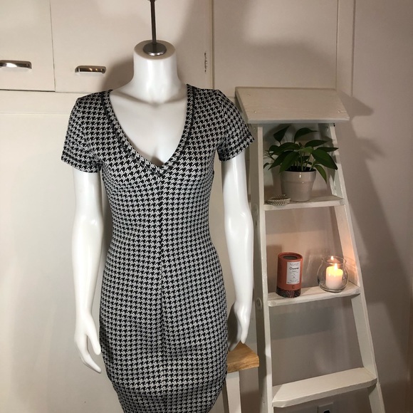 Magnifique petite robe❤️ La coupe est parfaite 👌❤️ - Picture 4 of 9